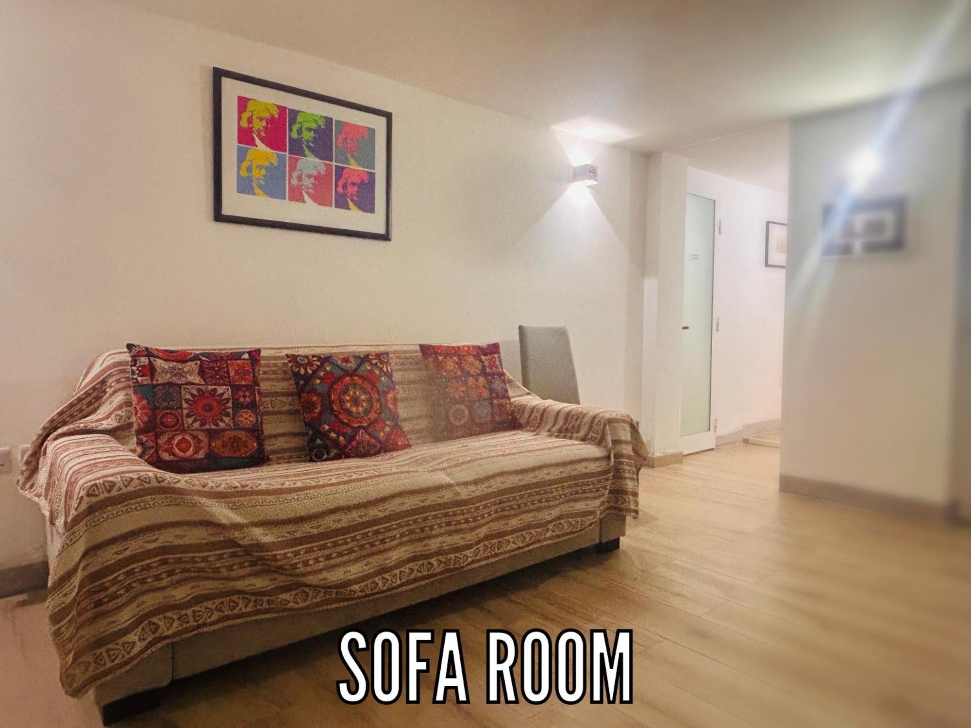 Charming And Gorgeous Traditional House In Which Is Only A Two Minute Walk Away To The Centre Makes It Perfect For A Cozy In Malta